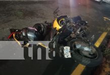 Foto: Pareja de motociclista resultan graves tras ser impactados por un camioncito en Managua/TN8