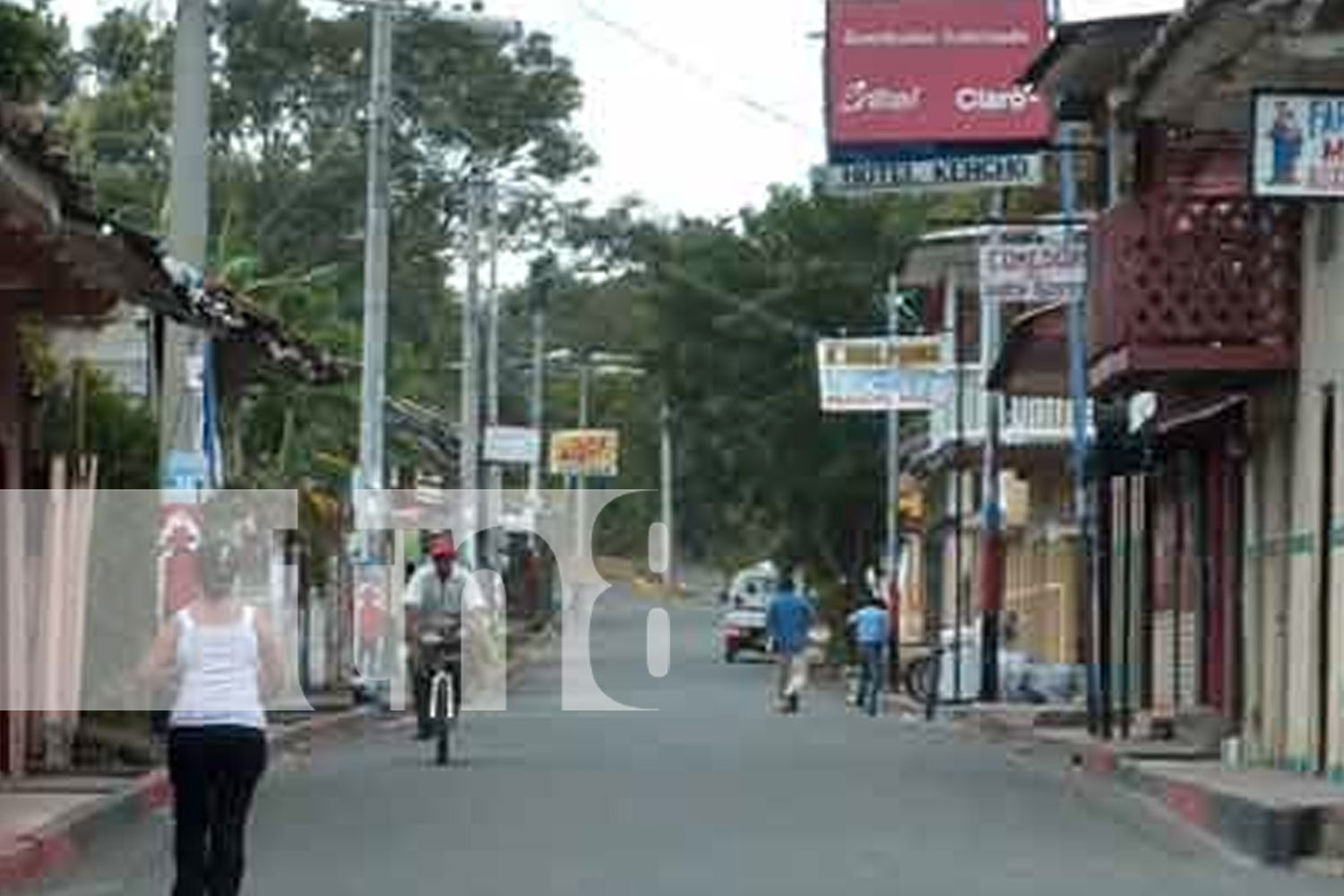 Foto:  Accidente en Ometepe: Dos turistas extranjeros casi mueren aplastados por un camión luego de que se los pasara llevando en Altagracia/TN8