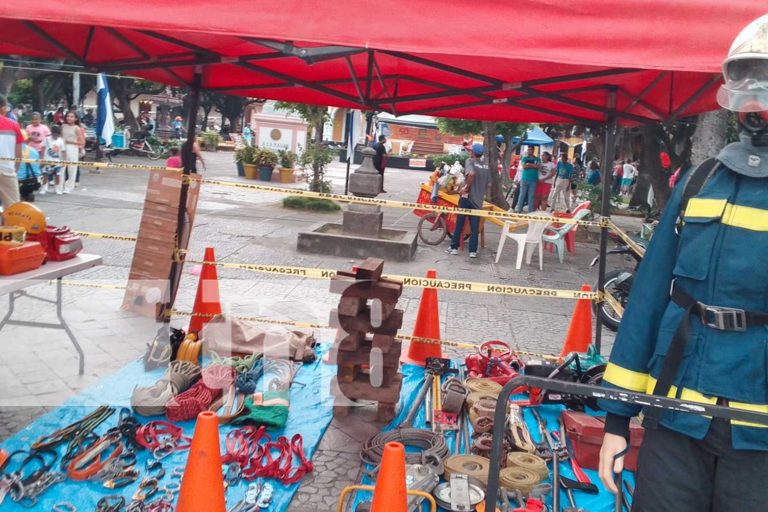 Foto: ¡Exhibiciones bomberiles en Granada! Seguridad, destrezas y compromiso/TN8