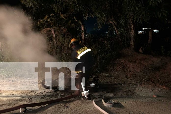 Foto: Motociclista sobrevive tras incendio de su medio de transporte en Jalapa/TN8