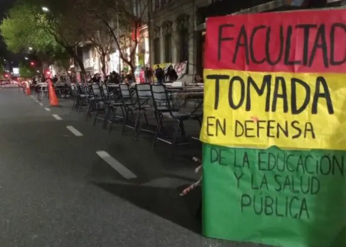 Foto: Protesta de universitarios en Argentina /cortesía