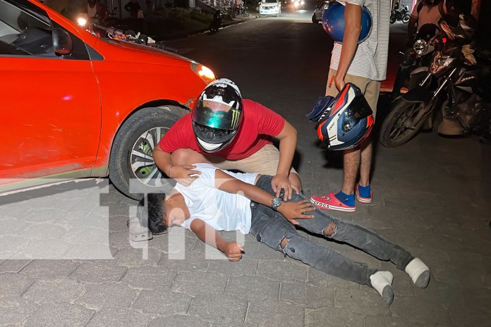 Foto: Joven lesionado al impactar en un costado de un vehículo en Juigalpa, Chontales/TN8