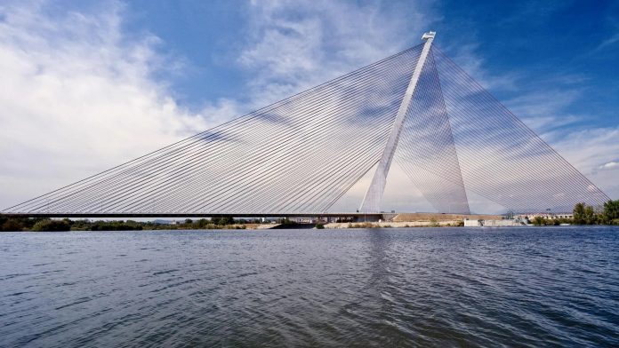 Foto: Joven británico muere al caer de puente en Talavera mientras creaba contenido para redes