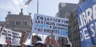 Foto: Milei enfrenta la protesta estudiantil /cortesía