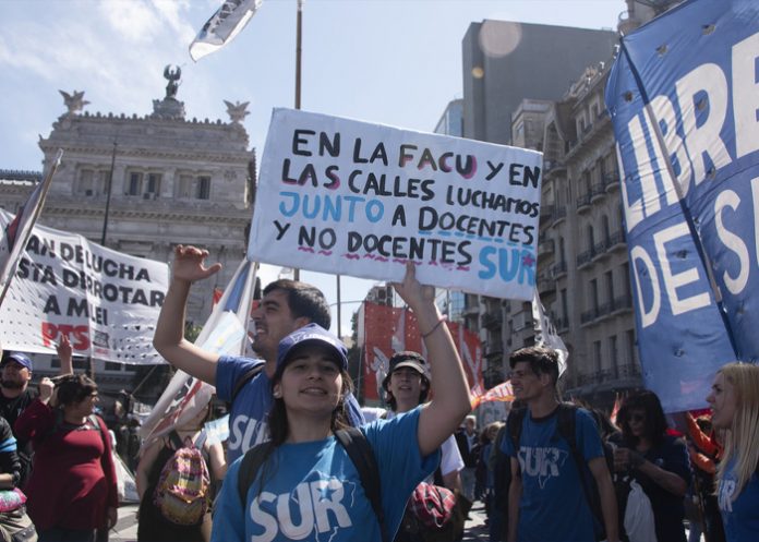 Foto: Milei enfrenta la protesta estudiantil /cortesía