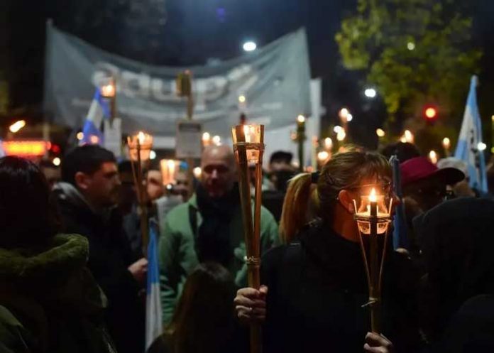 Foto: Protestas encienden las calles de Argentina /cortesía