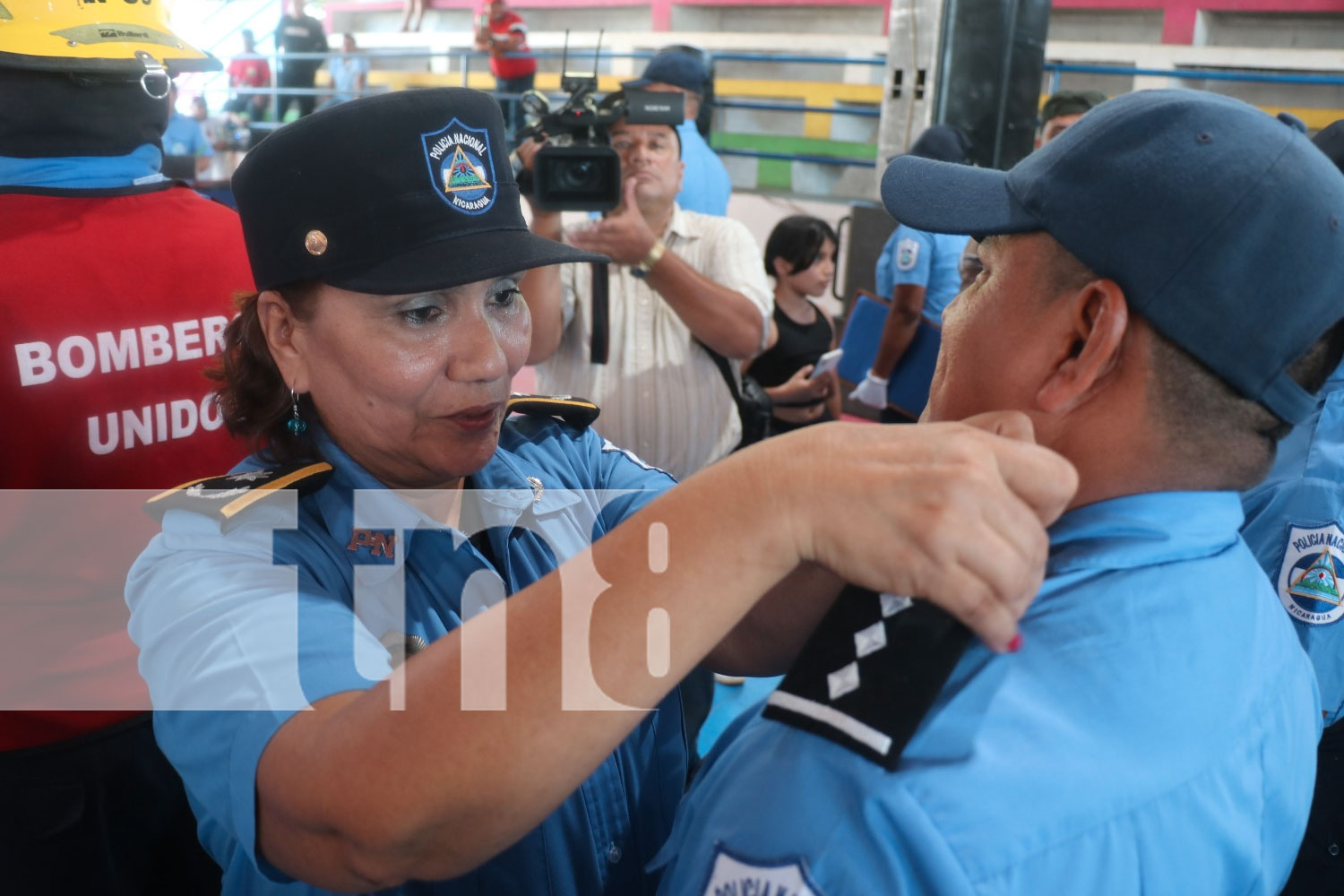 Foto: Oficiales de la Policía Nacional y el Ministerio del Interior son ascendidos por su destacada labor en pro de la seguridad ciudadana /TN8