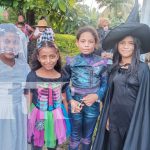 Foto: Chico Largo y el padre sin cabeza asustaron y divirtieron a grandes y chicos en el tradicional desfile de Altagracia/TN8