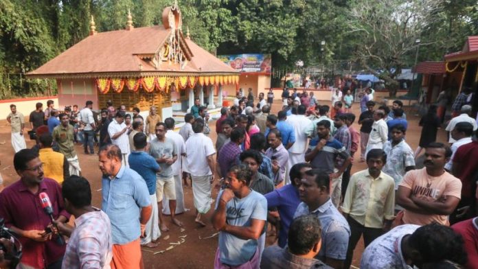 Foto: Más de 150 personas resultaron heridas en una expresión dentro de un templo en la India