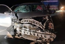 Foto: Fuerte accidente entre un camioncito y un carro en la carretera Juigalpa-Managua afortunadamente ambos conductores están vivos de milagro /TN8