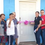 Foto: Familias de Chinandega reciben con alegría su casita /TN8