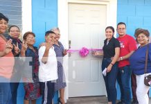 Foto: Familias de Chinandega reciben con alegría su casita /TN8