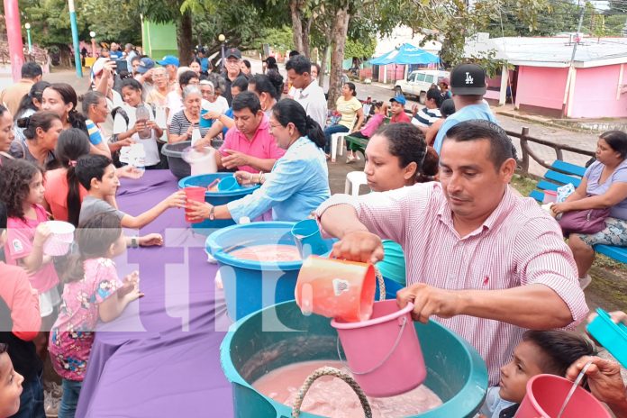 Foto: Diriá realiza gigantesca repartición del tradicional Atol de Ánimas/TN8