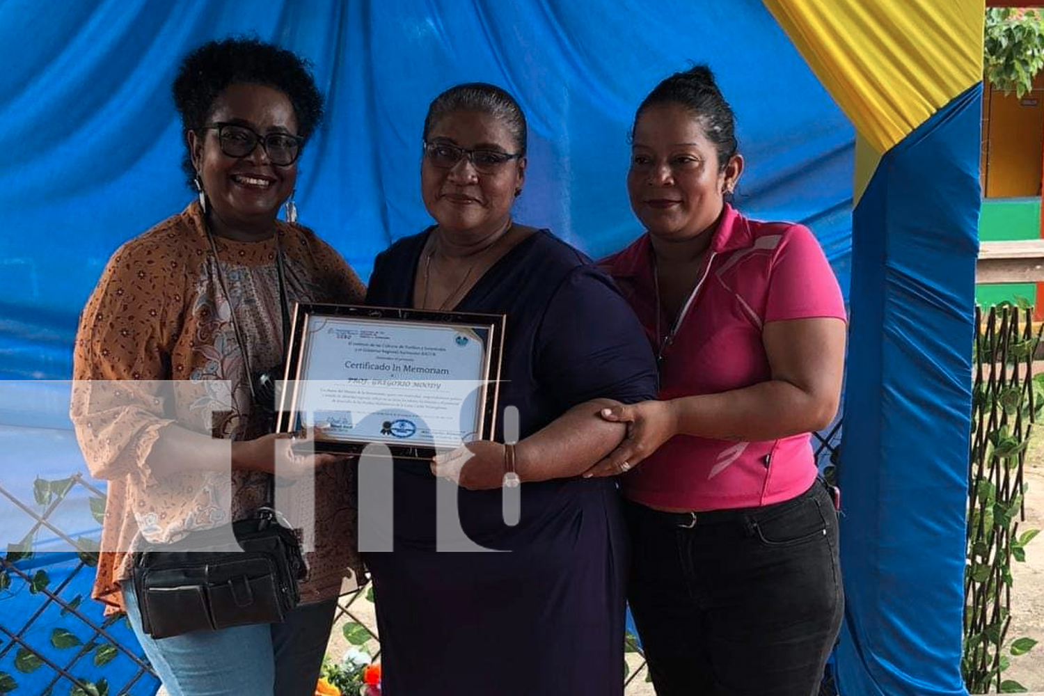 Foto:En Bilwi, estudiantes celebran el 37 aniversario de la autonomía de la Costa Caribe en el maratón cultural Mi canto a la Autonomía/TN8