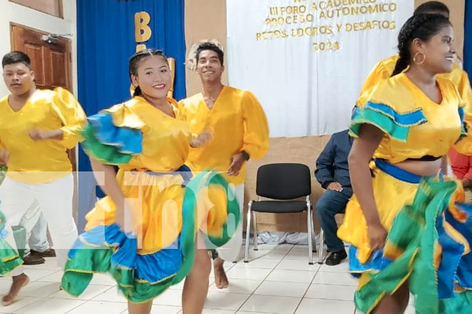 Foto:Líderes y estudiantes de Bilwi se unen en BICU para debatir los retos y logros de la autonomía regional en el Caribe/TN8