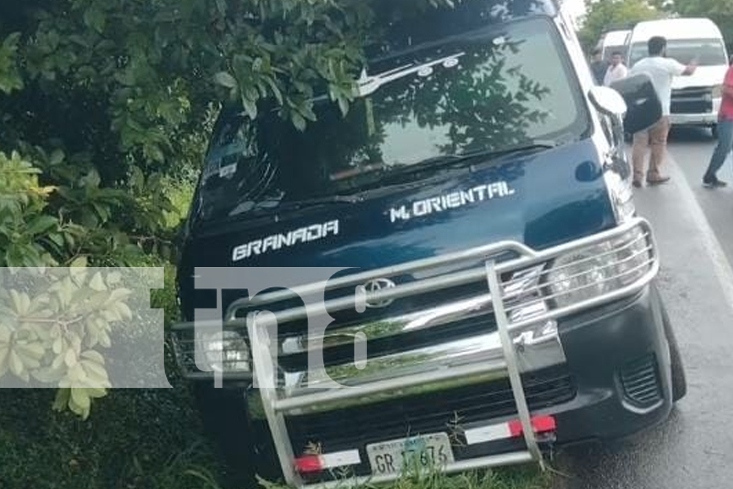 Foto:  Policía Nacional investiga sobre accidente del microbús de Granada que se salió de la carretera por una presunta falla mecánica/TN8