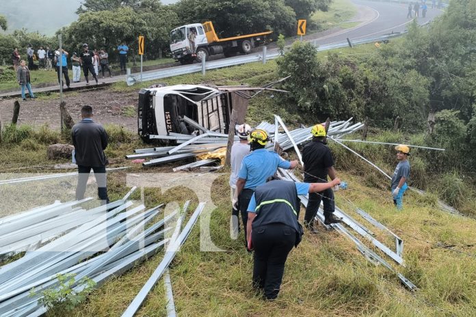 Foto: Trágico accidente de tránsito en San Juan de Limay, de Estelí, donde falleció el conductor de un vehículo tras perder el control/TN8