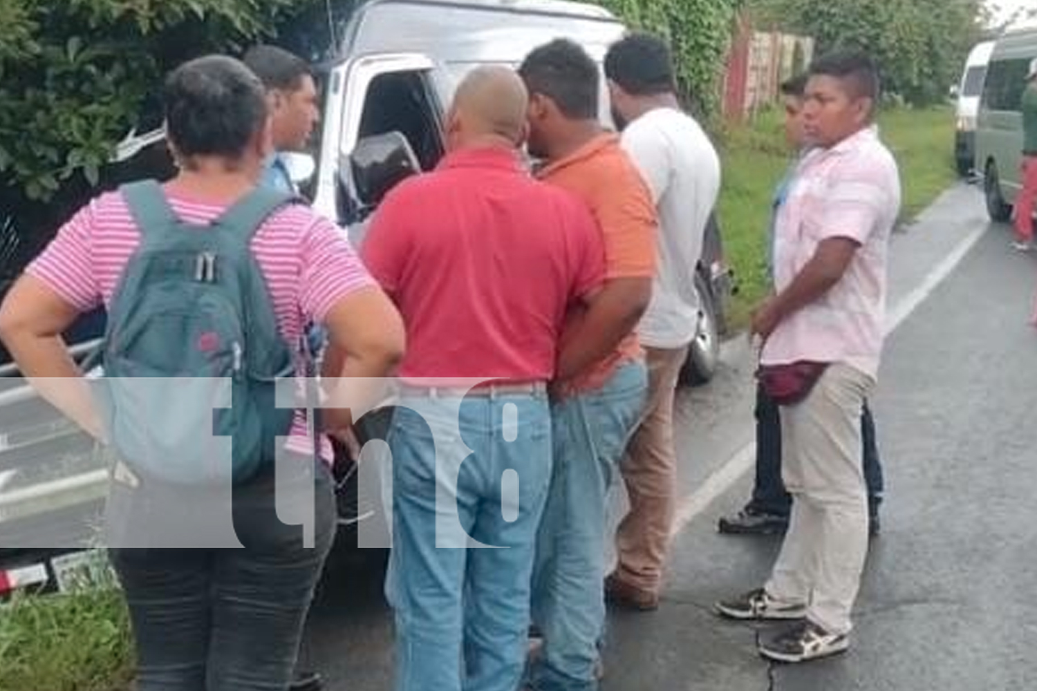 Foto:  Policía Nacional investiga sobre accidente del microbús de Granada que se salió de la carretera por una presunta falla mecánica/TN8