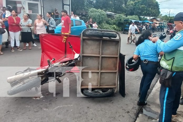 Foto: A tan solo 3 cuadras de llegar a su vivienda en el barrio La Primavera, la señora Marileth Ruiz Rocha, resultó con un trauma craneal/TN8