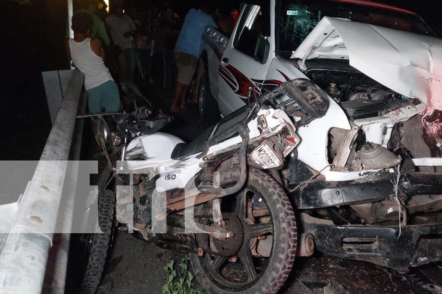 Foto: Tragico accidente múltiple en Teustepe involucra a camioneta, motocicleta y cisterna láctea. Un fallecido y cinco heridos/TN8