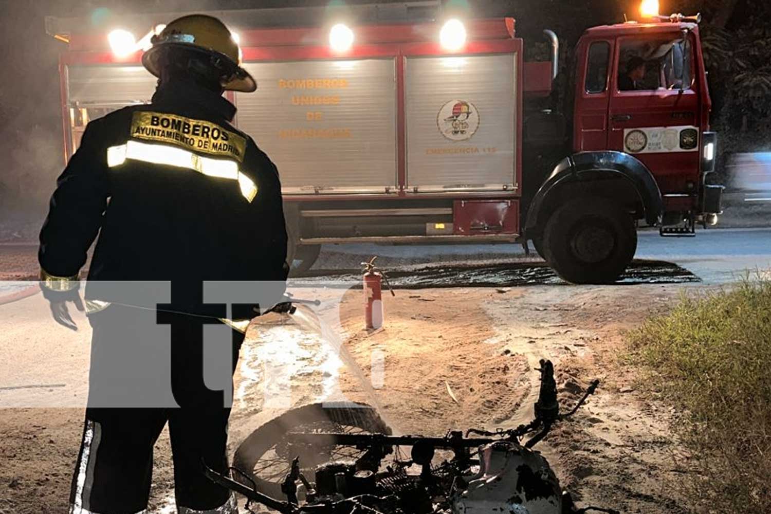 Foto: Motociclista sobrevive tras incendio de su medio de transporte en Jalapa/TN8