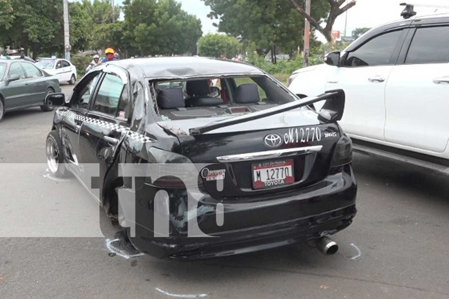 Foto: Imprudencia de taxista casi le cuesta la vida a motociclista en el sector de El Mayoreo/TN8