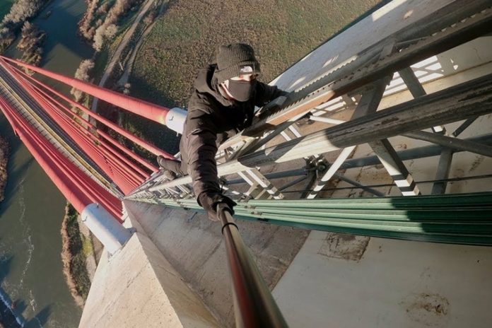 Foto: Muere un 'influencer' al caer de un puente en España /Cortesía