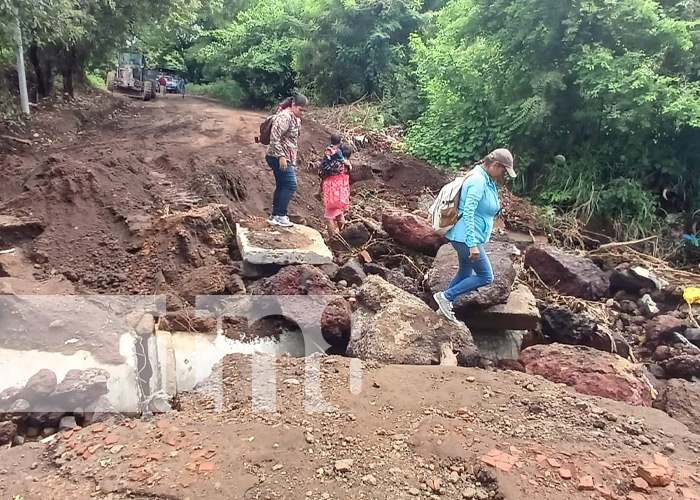 Foto: acceso principal del barrio Monte Sión, Mateare/TN8