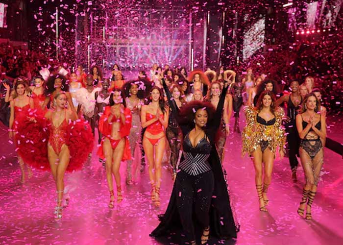 Foto: Tyra Banks regresa a la pasarela /cortesía 