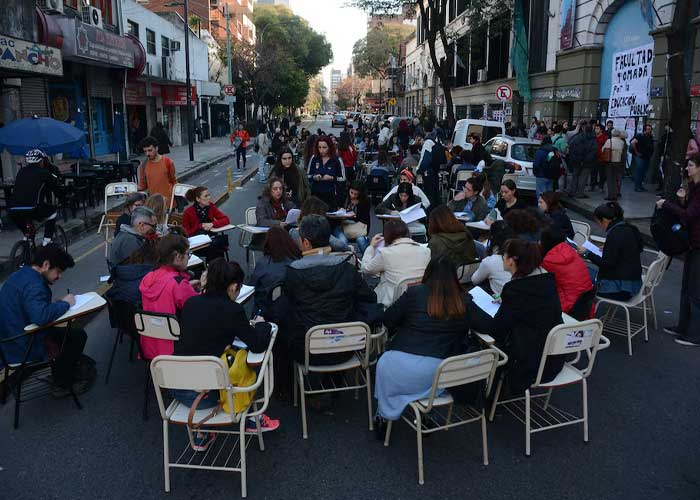 Foto: Protestas encienden las calles de Argentina /cortesía 