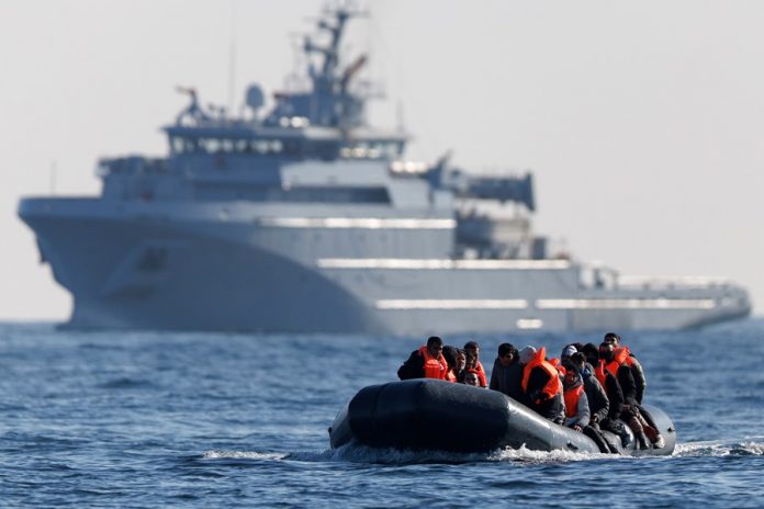 Foto: Un bebé muere tras naufragio de migrantes en la costa francesa