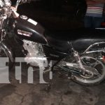 Foto: Colisión en Jalapa entre motocicleta y camión deja daños materiales afortunadamente el conductor de la moto resultó ileso/TN8