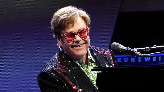 Foto: Elton John habla sobre su salud y cirugías