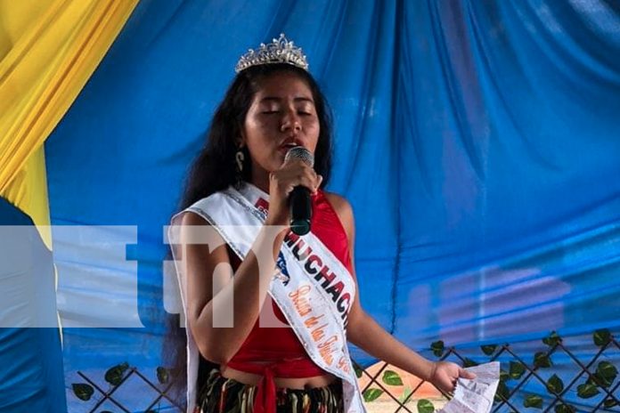 Foto:En Bilwi, estudiantes celebran el 37 aniversario de la autonomía de la Costa Caribe en el maratón cultural Mi canto a la Autonomía/TN8