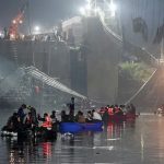 Foto: Varios muertos tras el colapso de un puente en Indonesia /Cortesía