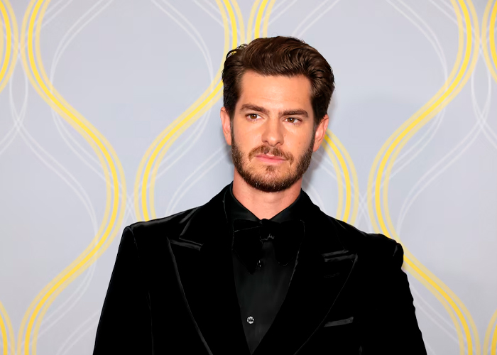 Foto: Andrew Garfield reflexiona sobre el duelo en emotiva charla con Elmo/ Cortesía