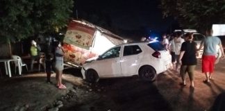 Foto: Vehículo se estrella contra kiosco de comida en carretera a Xiloá afortunadamente sin víctimas mortales que lamentar /Cortesía