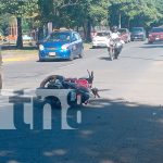 Foto: Motociclista sufre fractura tras accidente en Managua/ TN8