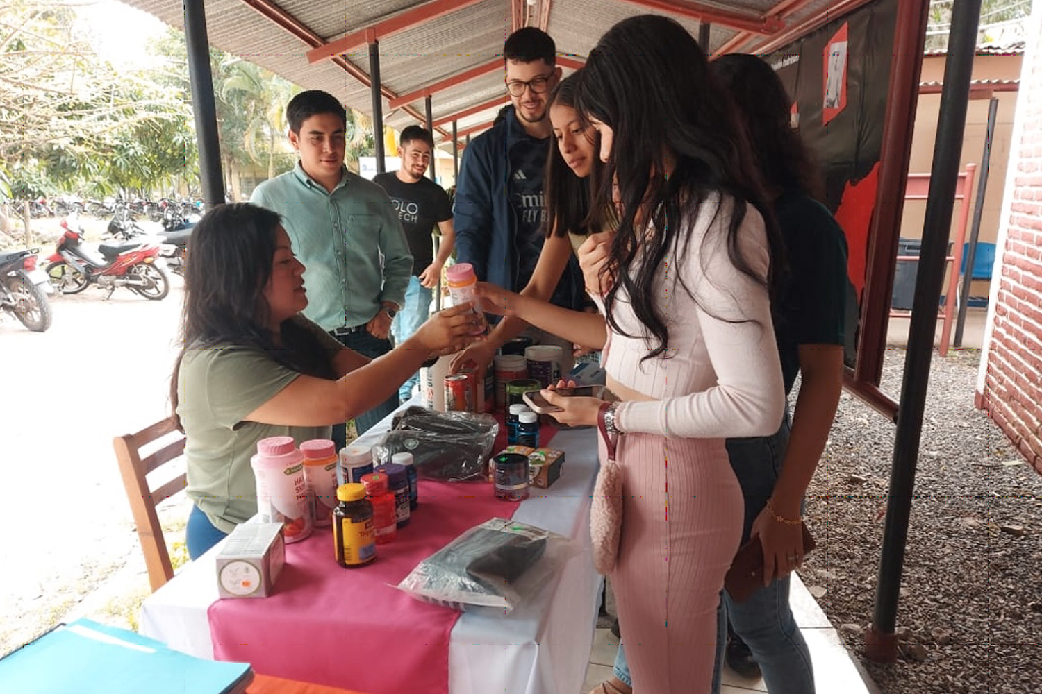 Foto: UNI impulsa innovación juvenil con estrategia nacional de educación "Bendiciones y Victorias"/Cortesía