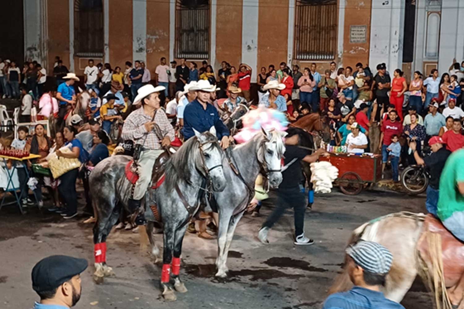 Foto: Granada celebra 500 años con desfile hípico y presentación ecuestre/Cortesía