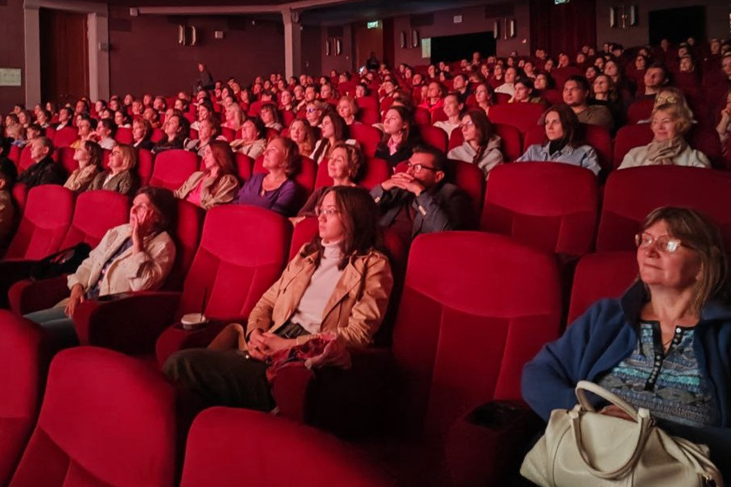 Foto: Documental "Artistas Nicaragüenses, Manos Creadoras" se presentó en Minsk, Belarús/Cortesía