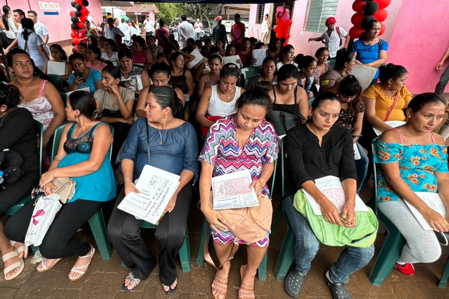 Foto. Más de 3,000 mujeres reciben atención médica en Mega Feria de Salud en Nueva Guinea/Cortesía