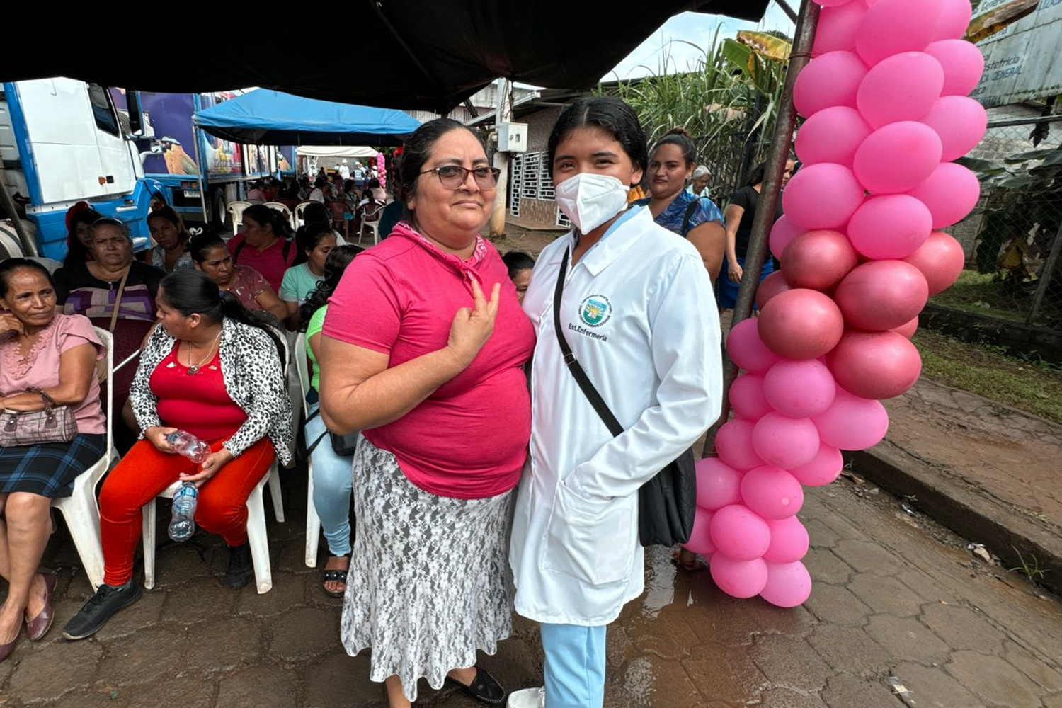 Foto. Más de 3,000 mujeres reciben atención médica en Mega Feria de Salud en Nueva Guinea/Cortesía