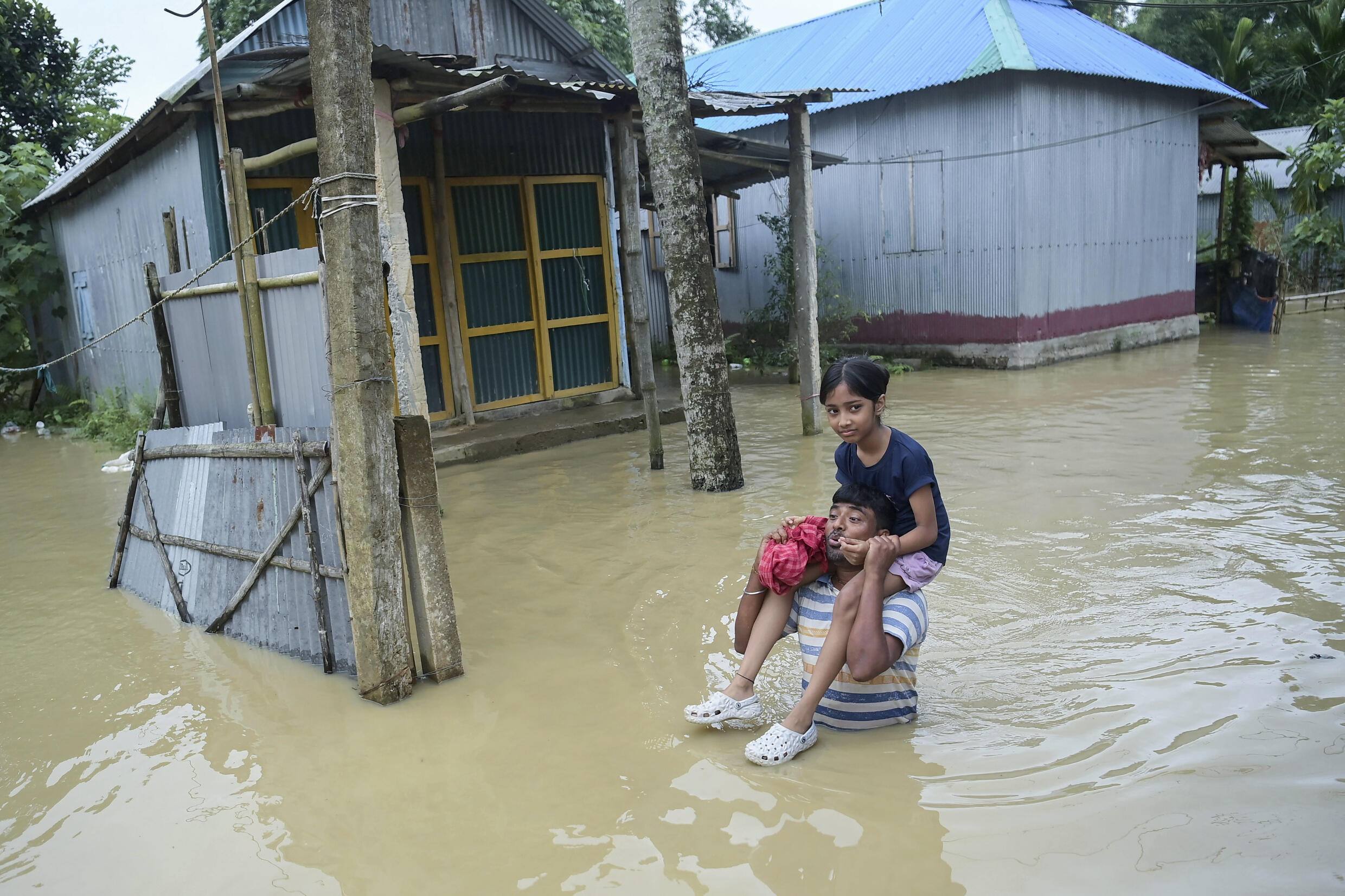 Inundaciones en India y Bangladesh dejan al menos 20 muertos