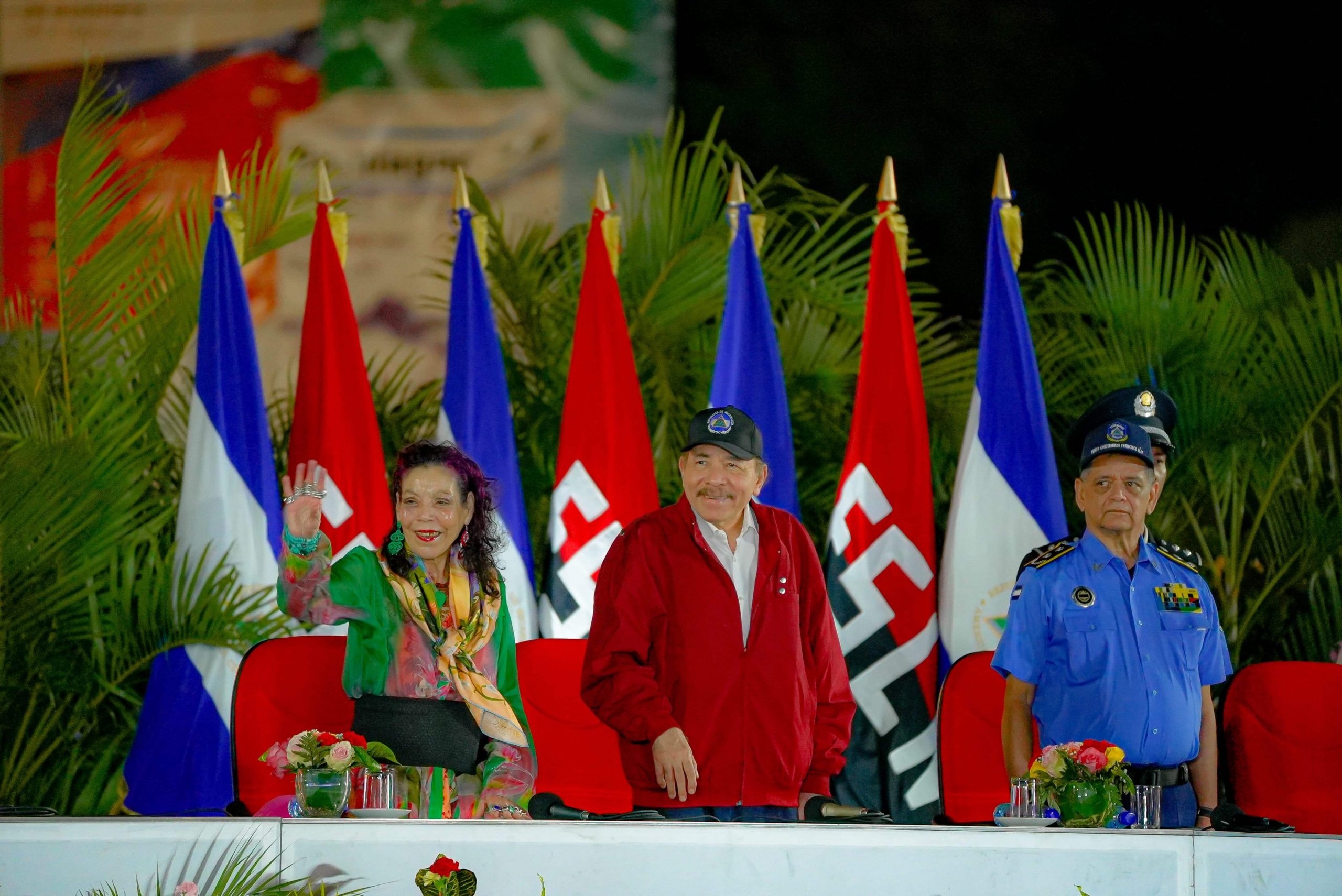 Foto: Desfile del 45 aniversario de la Policía y el MINT, encabezado por el Presidente Daniel Ortega y Vicepresidenta Rosario Murillo / TN8