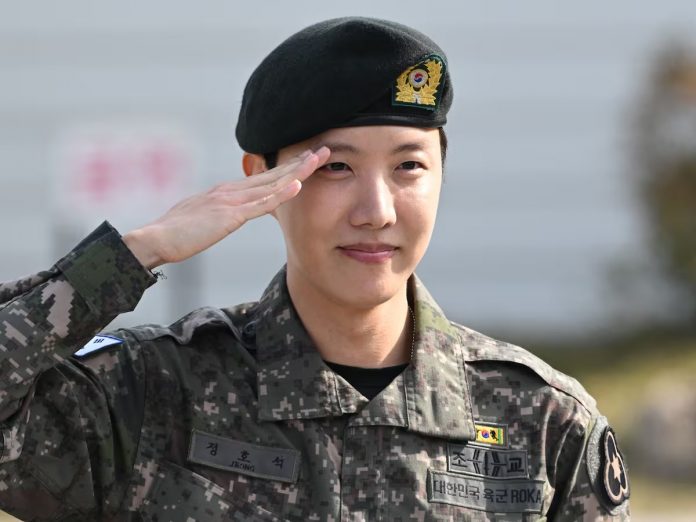 Foto: J-Hope completa su servicio militar en Corea del Sur tras 18 meses