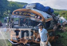 Foto: Fuerte choque entre bus interurbano y camión en Boaco / TN8