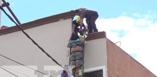 Foto: Hombre que pintaba el techo de un hotel en Managua casi pierde la vida / TN8