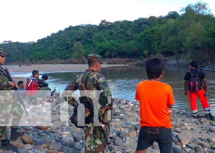 Foto: Recuperación del cuerpo de un joven que se ahogó en una poza de Ocotal / TN8