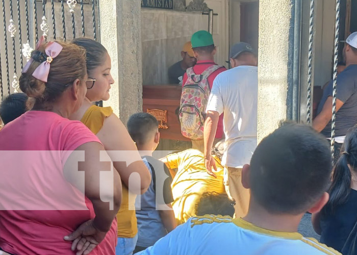 Foto: Vela de la mujer que fue asesinada en San Benito, Tipitapa / TN8